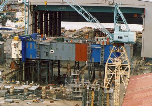 Gullfaks i dokken 1987.03.jpg